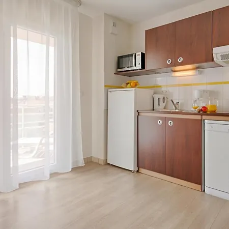 Zenitude Hotel-residences Centre בזייה