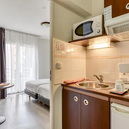 Zenitude Hotel-residences Centre מלון דירות בזייה