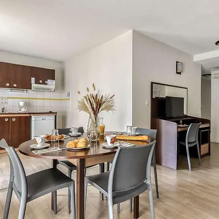 Zenitude Hotel-residences Centre 3*