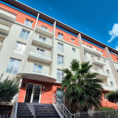 Zenitude Hotel-residences Centre מלון דירות בזייה