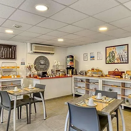 Zenitude Hôtel-résidences Centre 3*