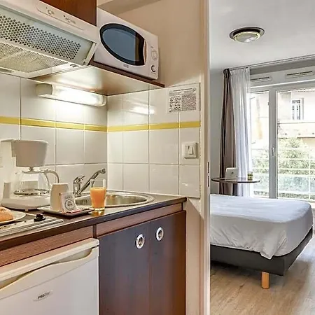 Zenitude Hôtel-résidences Centre Apartahotel 3*
