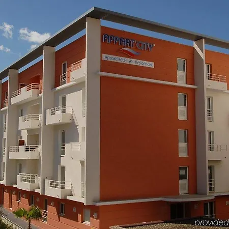 Zenitude Hotel-residences Centre 3* בזייה
