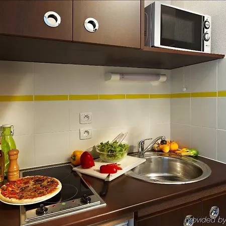 Zenitude Hotel-residences Centre מלון דירות בזייה