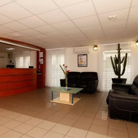 Zenitude Hotel-residences Centre 3*