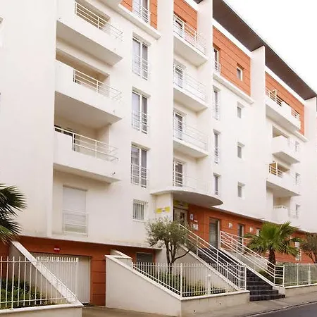 Zenitude Hotel-residences Centre מלון דירות 3*