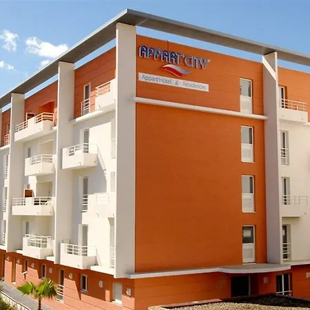 Zenitude Hotel-residences Centre 3* בזייה