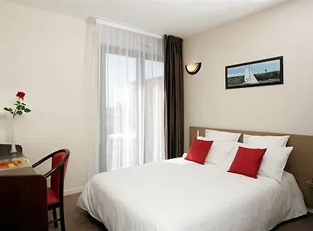 מלון דירות Zenitude Hotel-residences Centre 3*