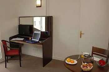 מלון דירות Zenitude Hotel-residences Centre 3*