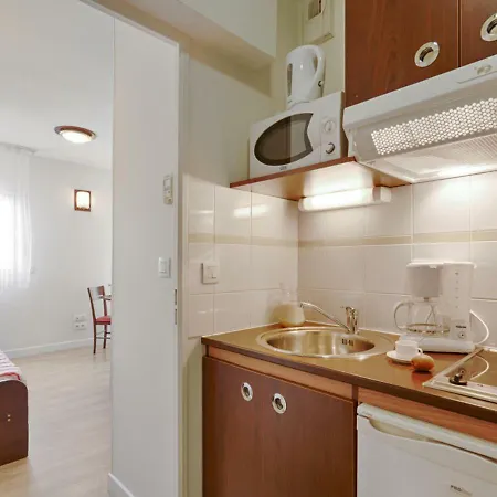 Zenitude Hotel-residences Centre 3*